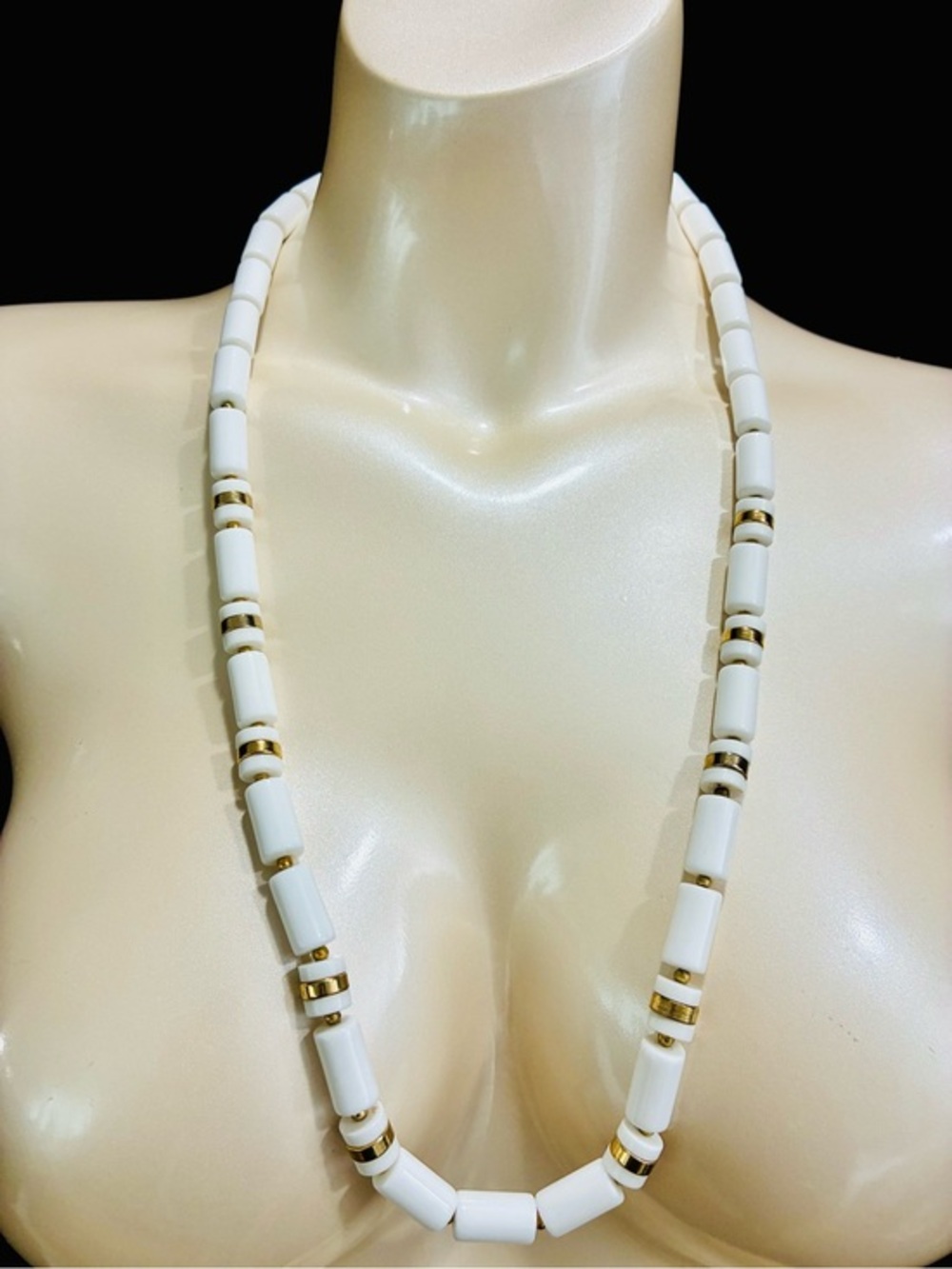 VTG Lucite Classic White Beaded Necklace with Gold Accents Lightweight Casual